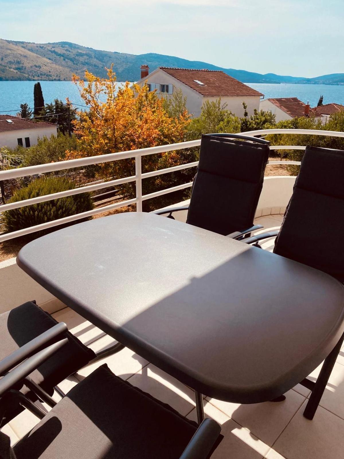 House Agradable Apartman Seget Vranjica Kültér fotó